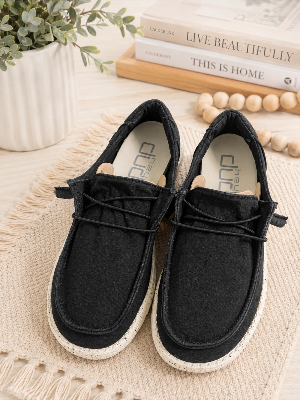 Hey Dude Wendy Size 9 Black Casual Comfort Slip On Shoes Good Condition
